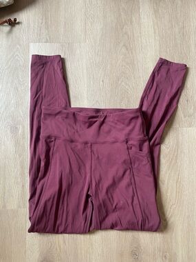 High-Waist Ribbed Leggings in Deep Wine